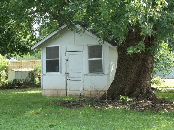 5th image of 1006 S College St