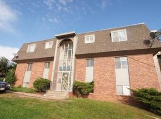 4611 N 56th St APT 17, Omaha, NE 68104