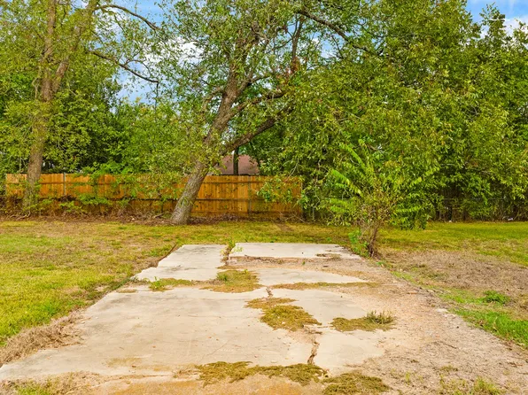1011 S Church St, Paris, TX 75460