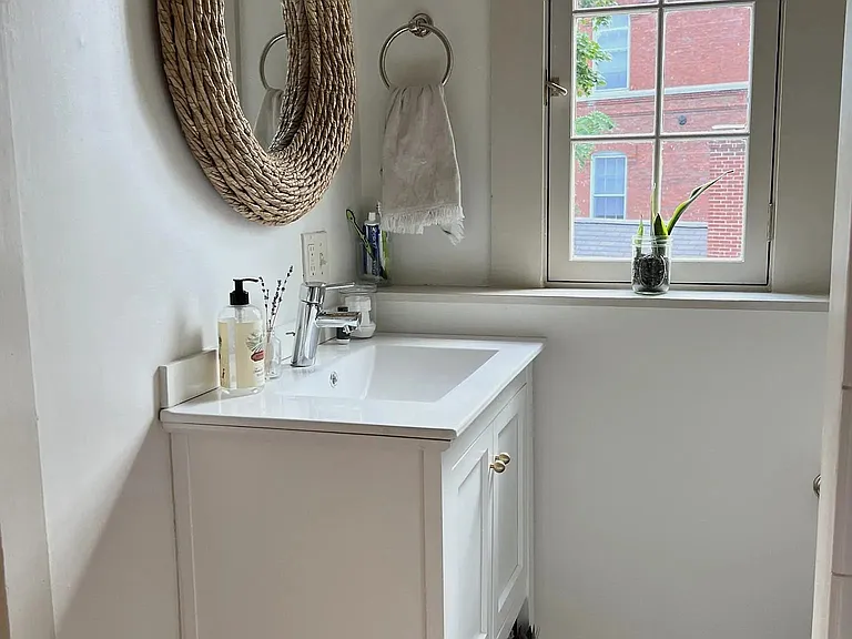 386 Essex St #5 — Photo 15