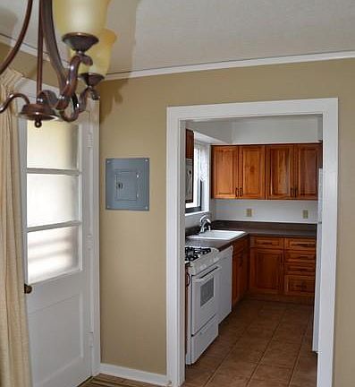 4th image of 3221 Walnut St #A