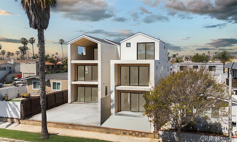 1st image of 305 14th St