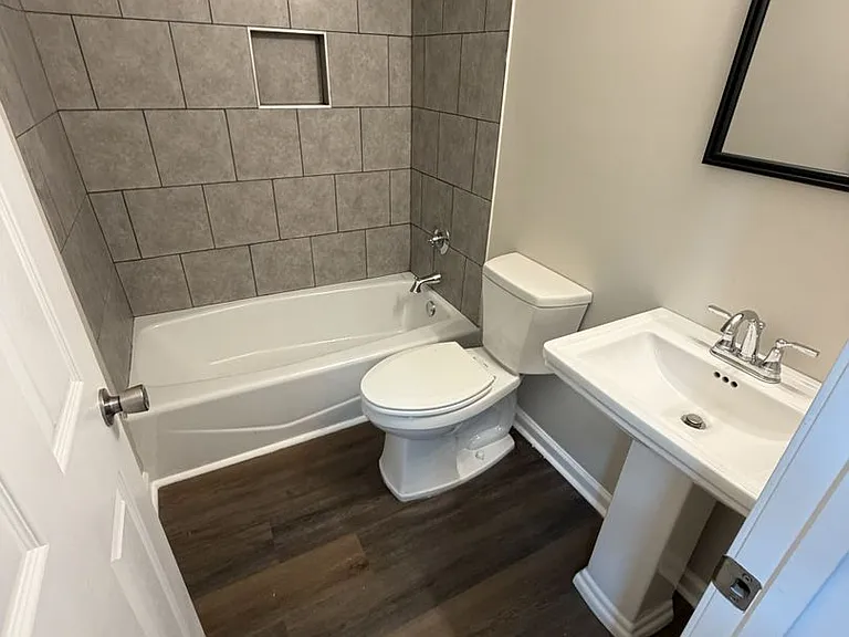 1302 Crescent Ridge Rd NE — Photo 8