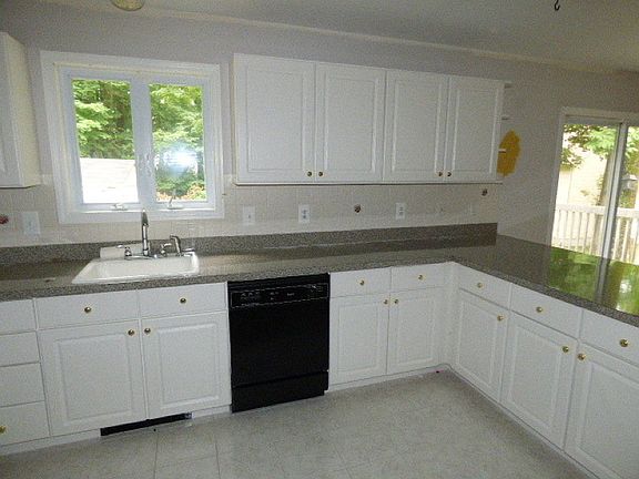 2nd image of 24 Cedar Ave
