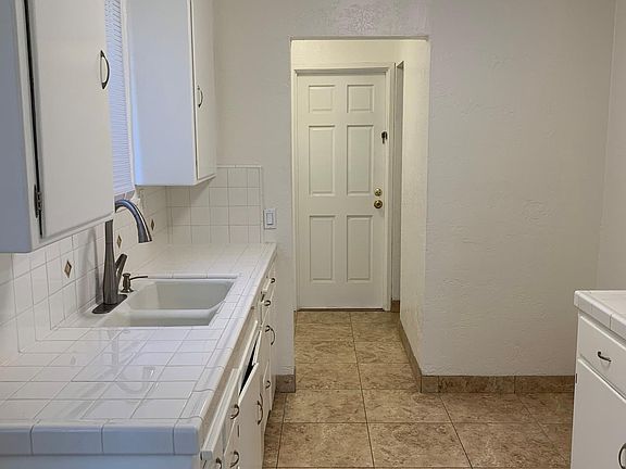 5th image of 12636 Pacific Ave