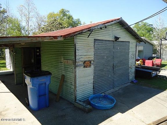 4th image of 707 Magnolia St