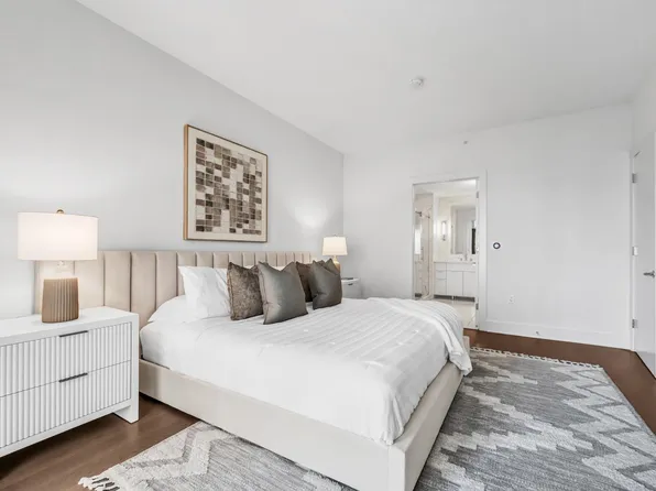 9 Avenue At Port Imperial image 30 of 50