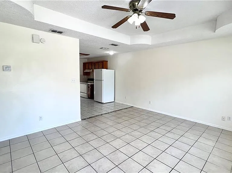 2714 E Mile 4 Rd #23 — Photo 2