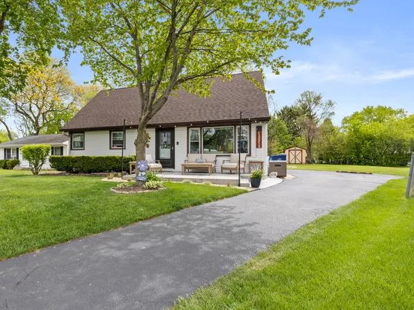 37127 N Hillside Dr, Lake Villa, IL 60046