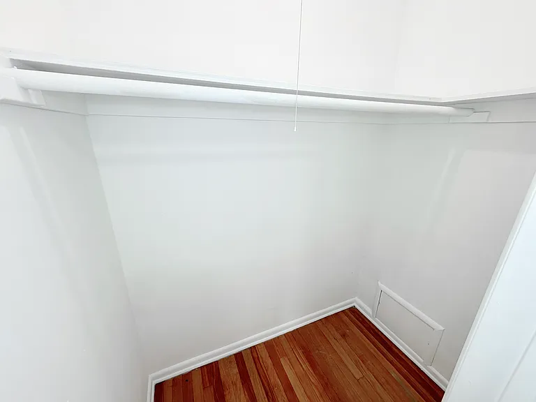 235 E California Blvd — Photo 22