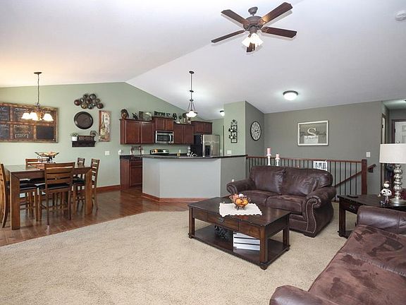 5th image of 209 N 18th St