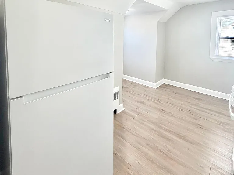 383 Newhall St #2 — Photo 2