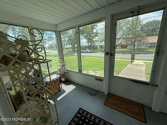 4th image of 976 Aberdeen Drive #D
