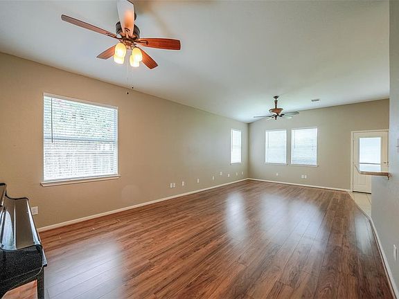 3rd image of 3110 Shade Ln