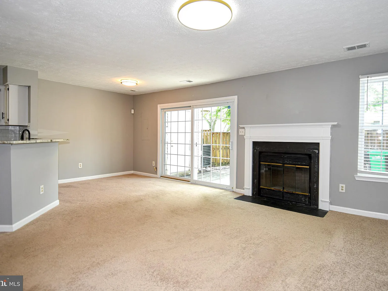 3 bed, 2.5 bath, 1350 sqft, $2,850 — Photo 3