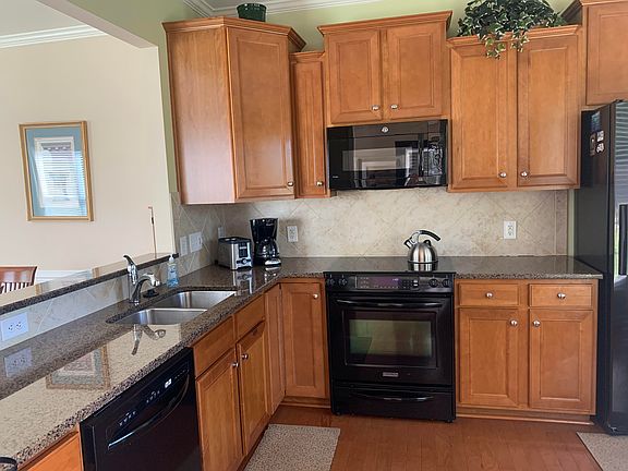4th image of 7420 Carolina Jessamine Ct