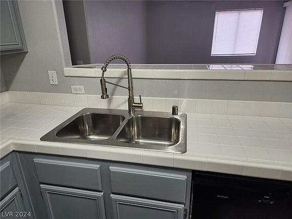 4th image of 2110 Los Feliz St Unit 1085