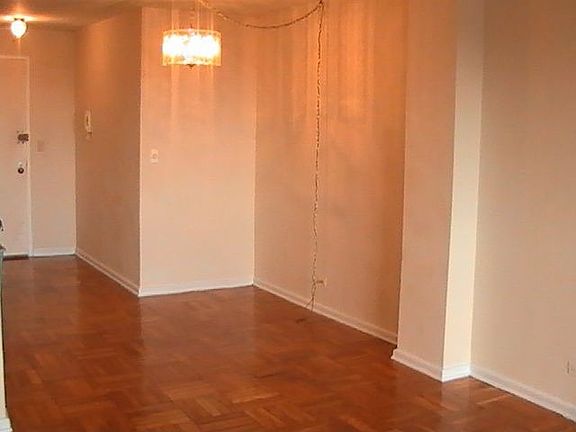 5th image of 89-0 170th St #11P