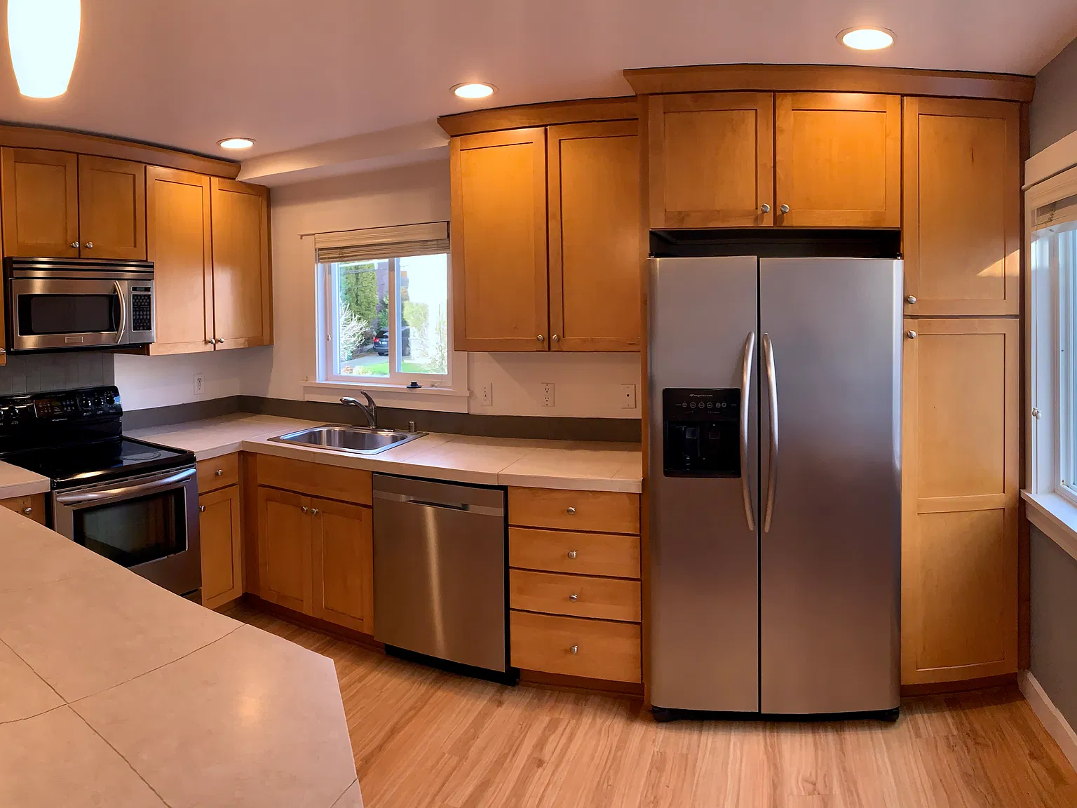 2 bed, 1000 sqft, $3,000 — Photo 1