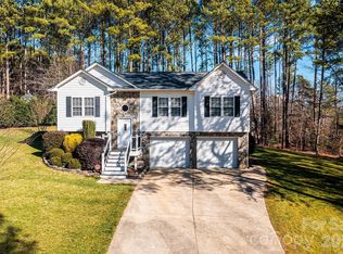 4984 Addison Ln, Hickory, NC 28601