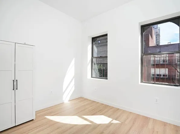 151 East 30th Street 3S image 3 of 6