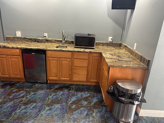 4th image of 512 Dijon Dr