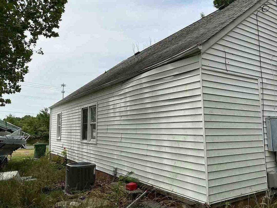 2nd image of 593 Washington Ln