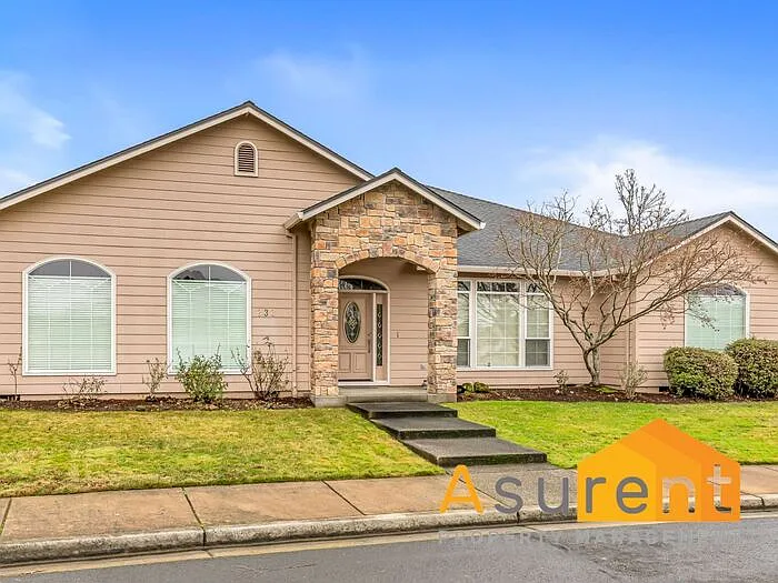 3 bed, 2.0 bath, 1945 sqft, $2,500 — Photo 2