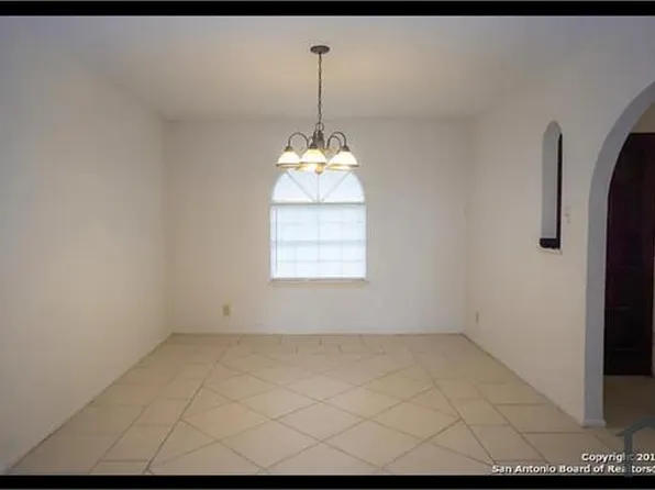 4426 Bayliss St, San Antonio, TX 78233