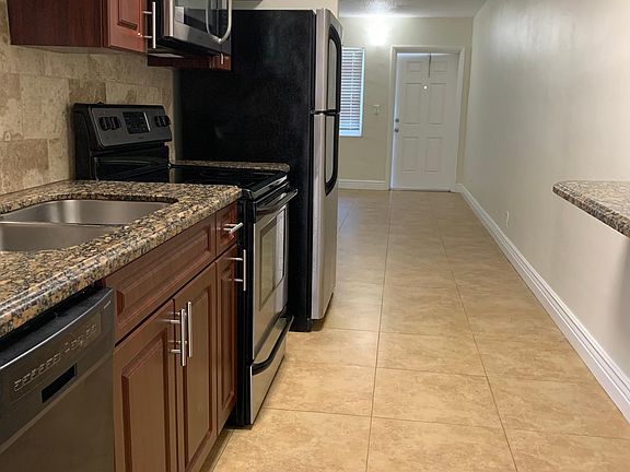 3rd image of 110 NE 19th Ave #57qcuxpsp