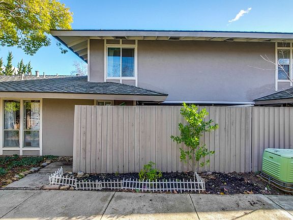3rd image of 21099 Red Fir Ct