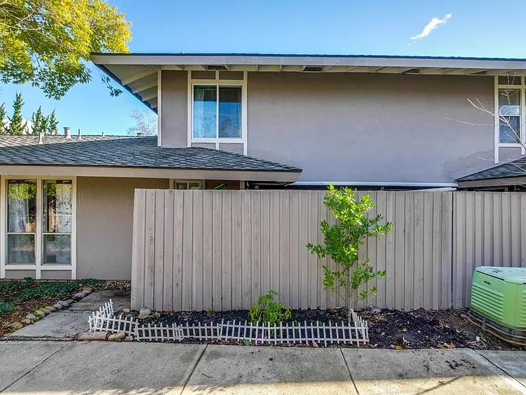21099 Red Fir Ct — Photo 8
