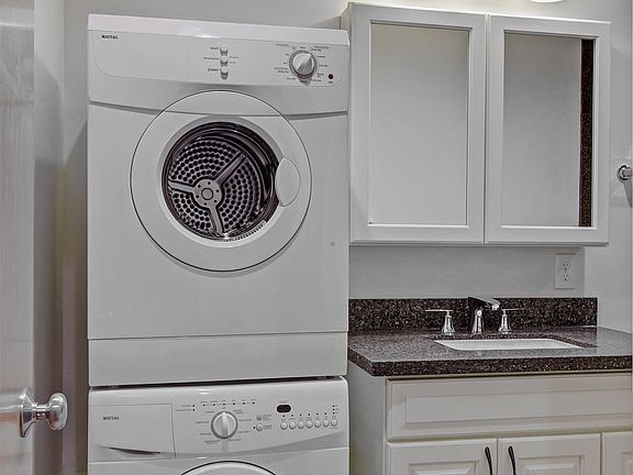 4th image of 2200 1st Ave N APT 303