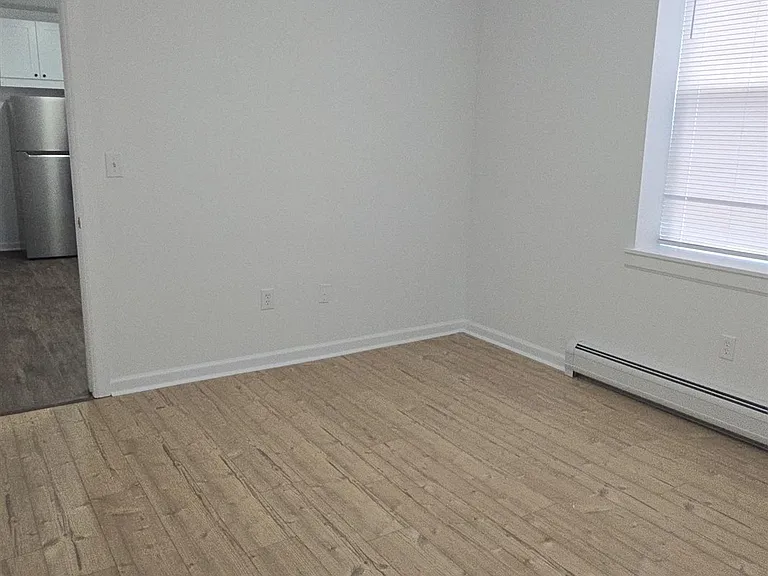 18 E 17th St #1R — Photo 12