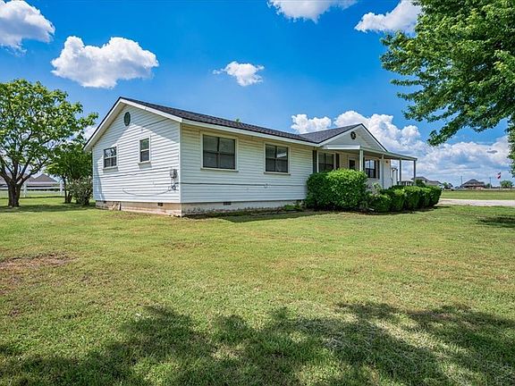 3rd image of 15001 Garr Pl