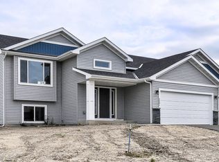 25993 22nd St W, Zimmerman, MN 55398
