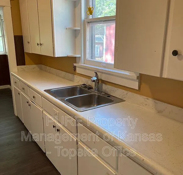 1823 SW 2nd St — Photo 6
