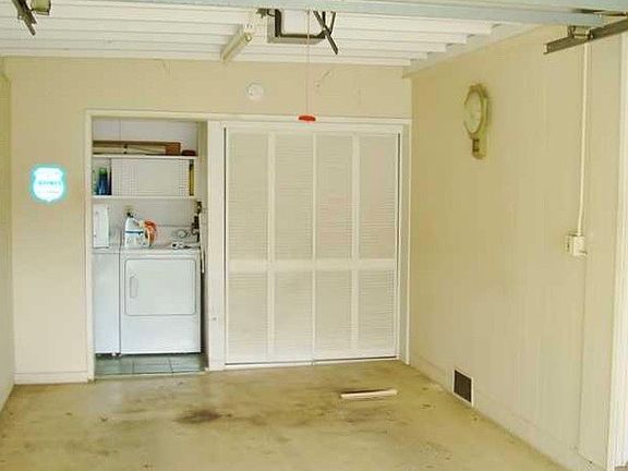 3rd image of 515 SW 16th Ct