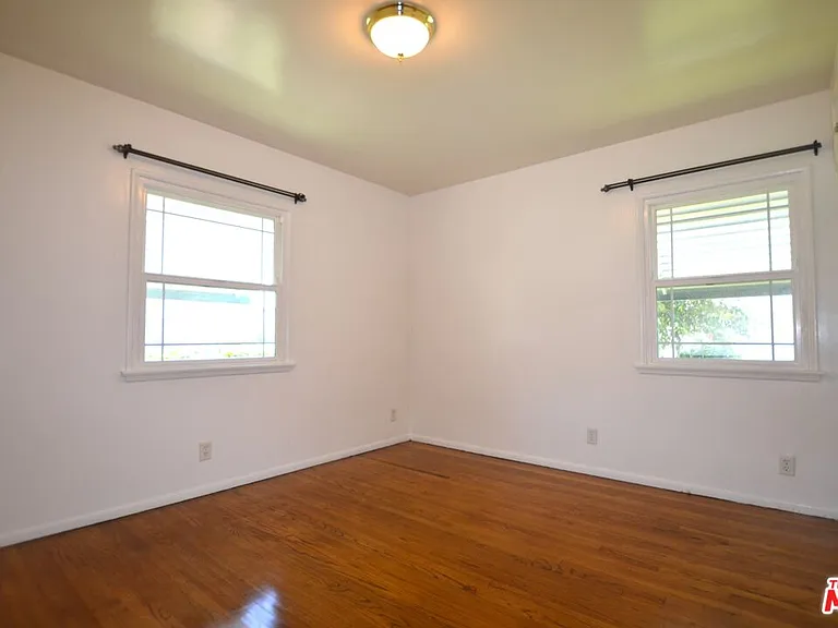 2729 N Brighton St — Photo 8