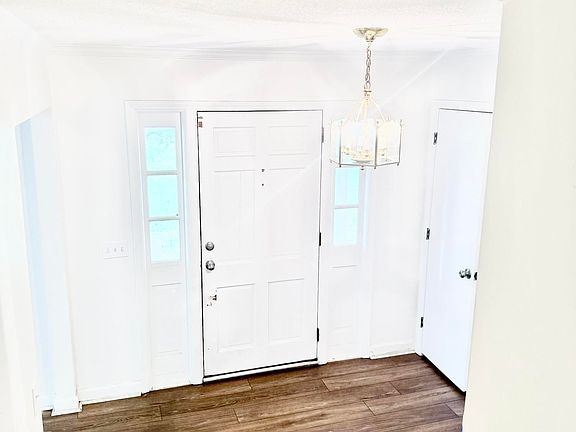 5th image of 895 Pine Forest Trl