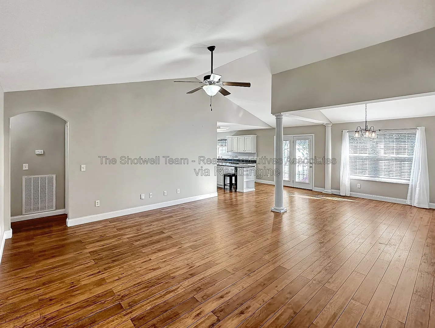 3 bed, 2.0 bath, 1424 sqft, $2,250 — Photo 4