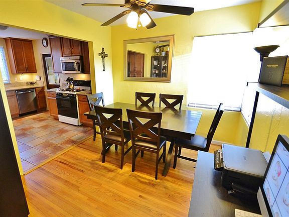 4th image of 2058 Dayton Dr
