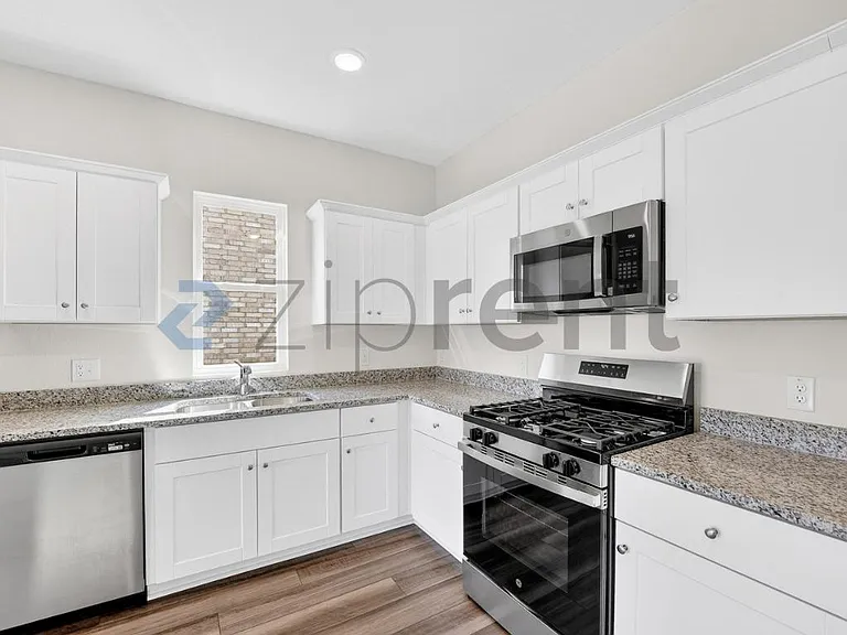 1317 Kennedy Rd — Photo 11