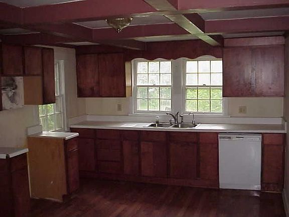 4th image of 314 Depot St