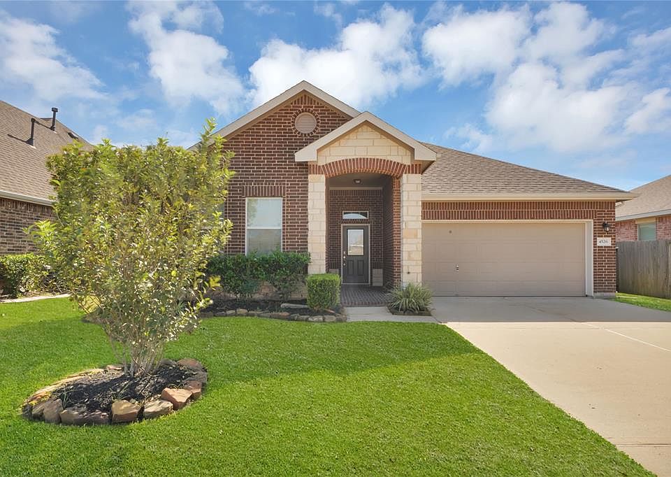 1st image of 4526 Legends Bay Dr
