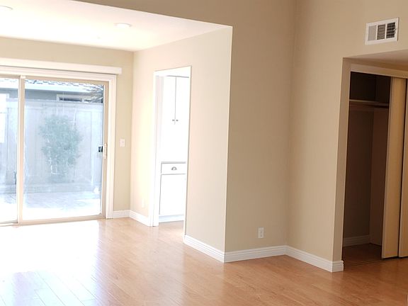 5th image of 207 Escobar Ave