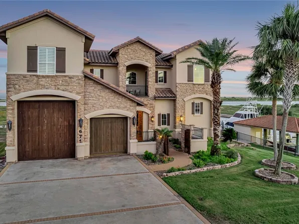 671 E Burgundy Bay, Port O Connor, TX 77982