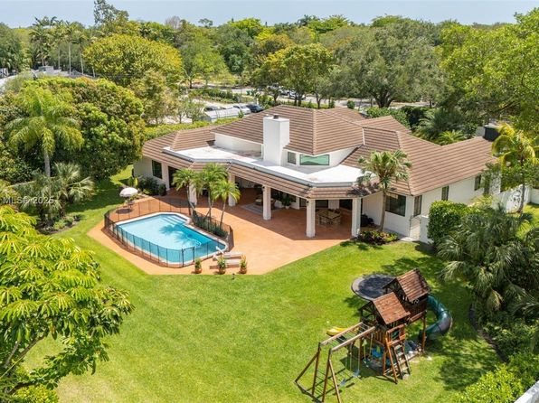 6821 SW 104th St, Pinecrest, FL 33156