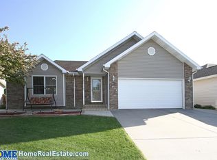1024 Isaac Dr, Lincoln, NE 68521