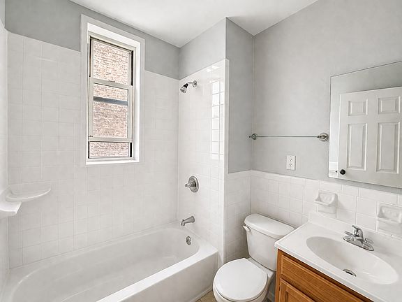 5th image of 4532 Park Ave #3
